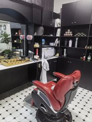 -老男孩男士理容馆·理发·烫染·修面