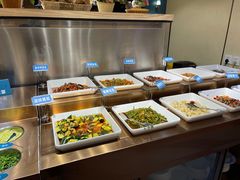 自助取餐区-蒙肥羊·酸汤潮牛·鲜牛肉火锅烤肉自助(岗顶店)
