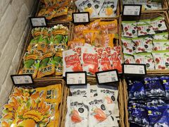 -来伊份(通灌北路店)