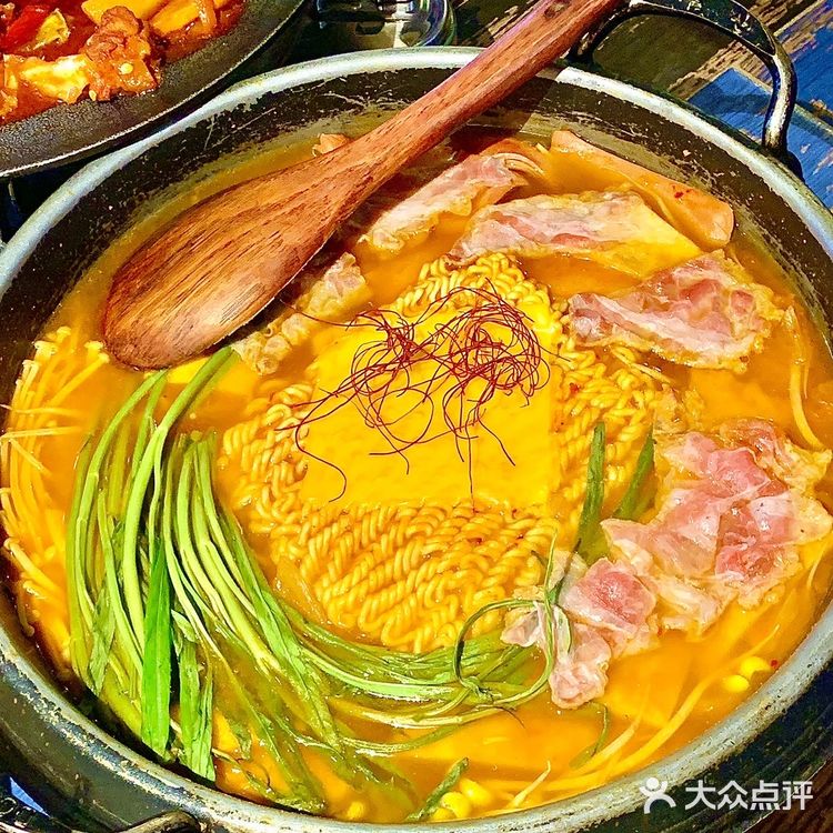 阁下 请和我一起吃韩料🇰🇷吧~