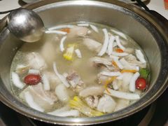-喃喃椰·糟粕醋·椰子鸡火锅(七堡花园店)