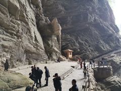 -龙水峡地缝景区