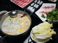 -鲜入唯煮·港式海鲜牛肉火锅(金宝街店)
