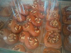 -VERIE BAKEHOUSE