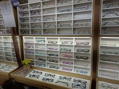 -视野联行眼镜·蔡司·控优点授权(长白万象汇店)