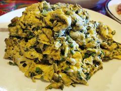 香椿炒鸡蛋-闯关东东北农家菜(崂山石老人店)
