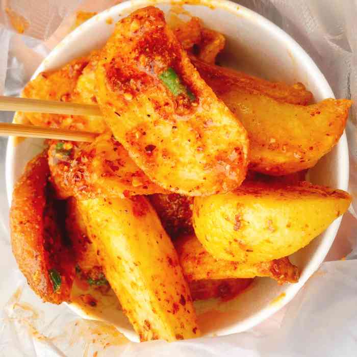 会泽炸洋芋-"一二一大街上,云南师范学院这一段是一家挨.