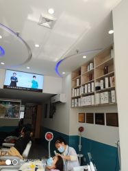 -黑奥秘脱发白发中心