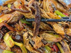 -丹水桥地锅鱼·翘嘴鲌·地方特色全鱼宴(丹江口大坝店)