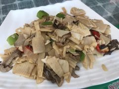 -天天向上素食餐厅(五台山店)