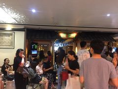 等位区-绿茶餐厅(广州天河城店)