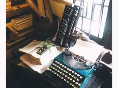 -邊城書店