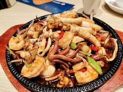 铁板三鲜-小船渔村•大连菜•大连焖鱼(黄河路店)