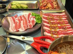 -围炉肉舍丹东海鲜烤肉·烤活鳗(步行街店)