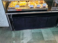 面包甜点陈列柜-可颂坊(凉城店)