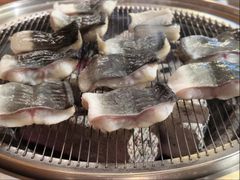 -围炉肉舍•炭烤活鳗•丹东海鲜烤肉(步行街店)