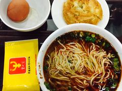 -牛一嘴·兰州牛肉面·大盘鸡(财富中心店)