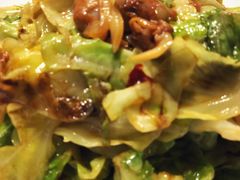 花蚬子肉炒牛心菜-顺承小院儿