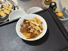 -松树干拌面店
