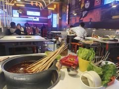 -钢管厂五区小郡肝串串香(蜀都万达店)