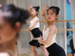 -炫艺舞蹈培训中心(枫尚奥特莱斯店)