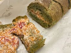 草莓飞鱼籽面包-Let's Taipei 非常烘焙(太古里店)