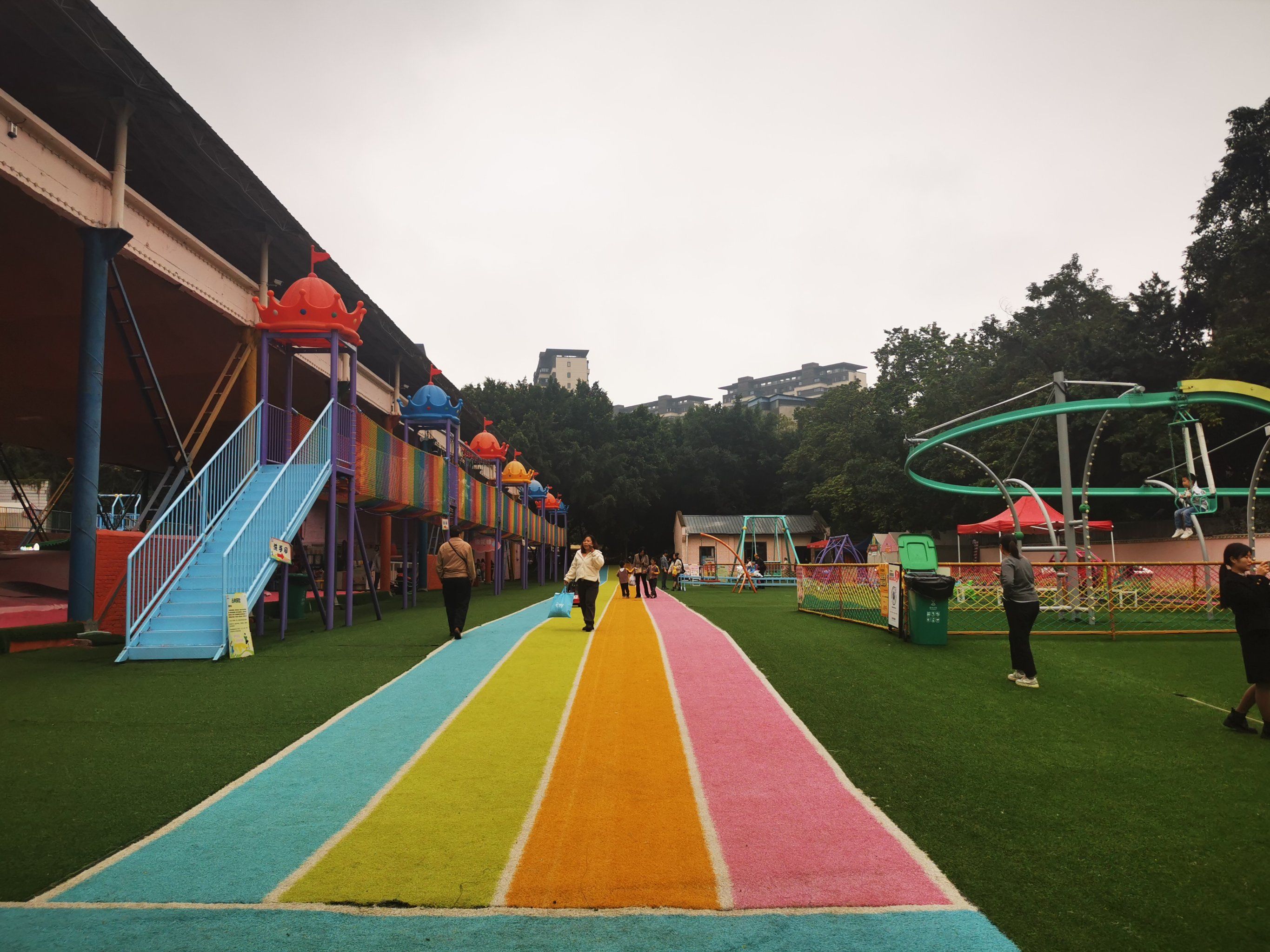 彩虹天地小孩子乐园