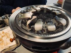 -围炉肉舍•炭烤活鳗•丹东海鲜烤肉(步行街店)