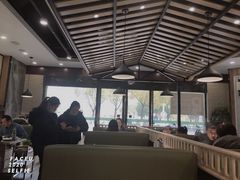 靠窗位-古乐牛香·鲜牛肉牛杂火锅(千灯店)