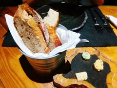 餐前包-AZUL by FUEL蓝色·法式酒馆(琶醍店)