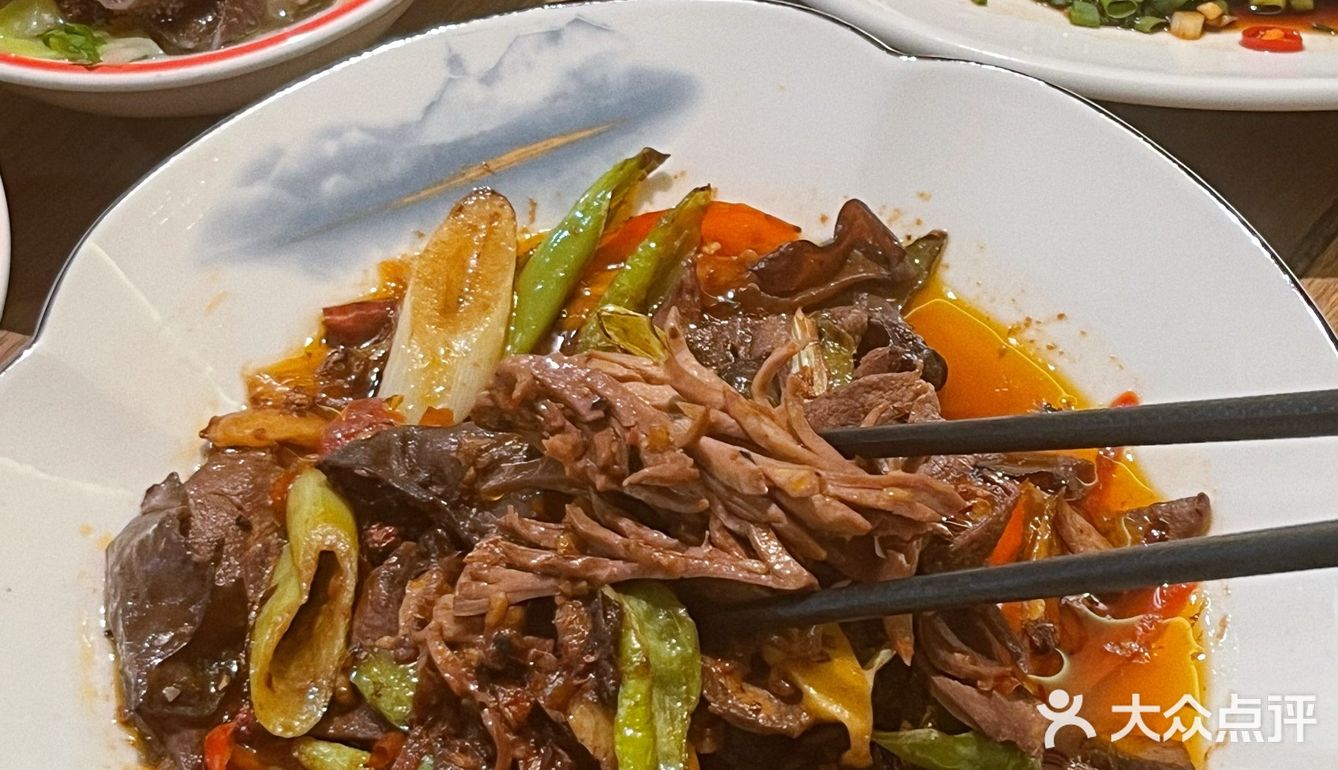 在杭州!!!终于发现好吃的跷脚牛肉啦‼️