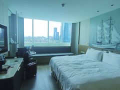 -苏州金鸡湖中茵皇冠假日酒店
