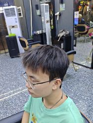 -藤野造型专业烫染接发