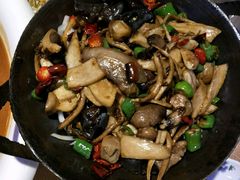 -阿三鱼头泡饼·家常菜