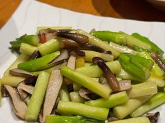 鸡枞菌炒芦笋-荣小馆(杭州大厦店)