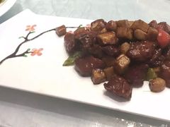 -皇冠明珠鱼翅楼(水上公园店)
