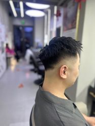 -尤司男士国潮理发馆