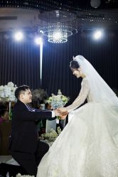 -Lady  Jane高端婚纱礼服馆