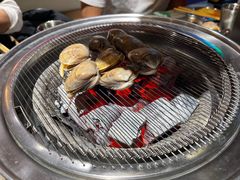 -围炉肉舍•炭烤活鳗•丹东海鲜烤肉(步行街店)