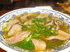 -爆炸头阿姨小四川正宗川味小吃(无任何分店)
