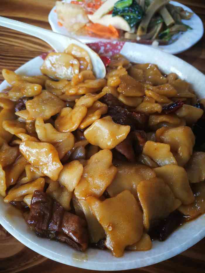 只是为了肥肠面过来的,我觉得这家的口味比较一般,不如跑去大营盘去吃