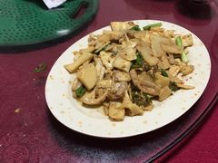 鲜竹笋炒烧腩-荣兴河鲜楼