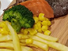 -汤姆家的牛排意面披萨(新城市广场店)