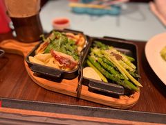 -恰餐厅及酒吧 CHAR Bar & Grill (北京丽都皇冠假日店)