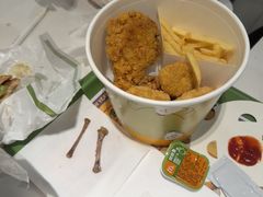 -麦当劳(上海虹桥站30B检票口楼上)