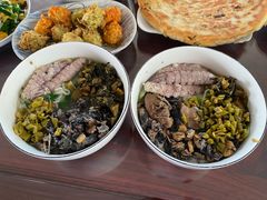 -八月美食小馆(周村太和路店)