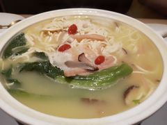 -桂满陇·手作小笼包&江南叫花鸡(中山公园店)