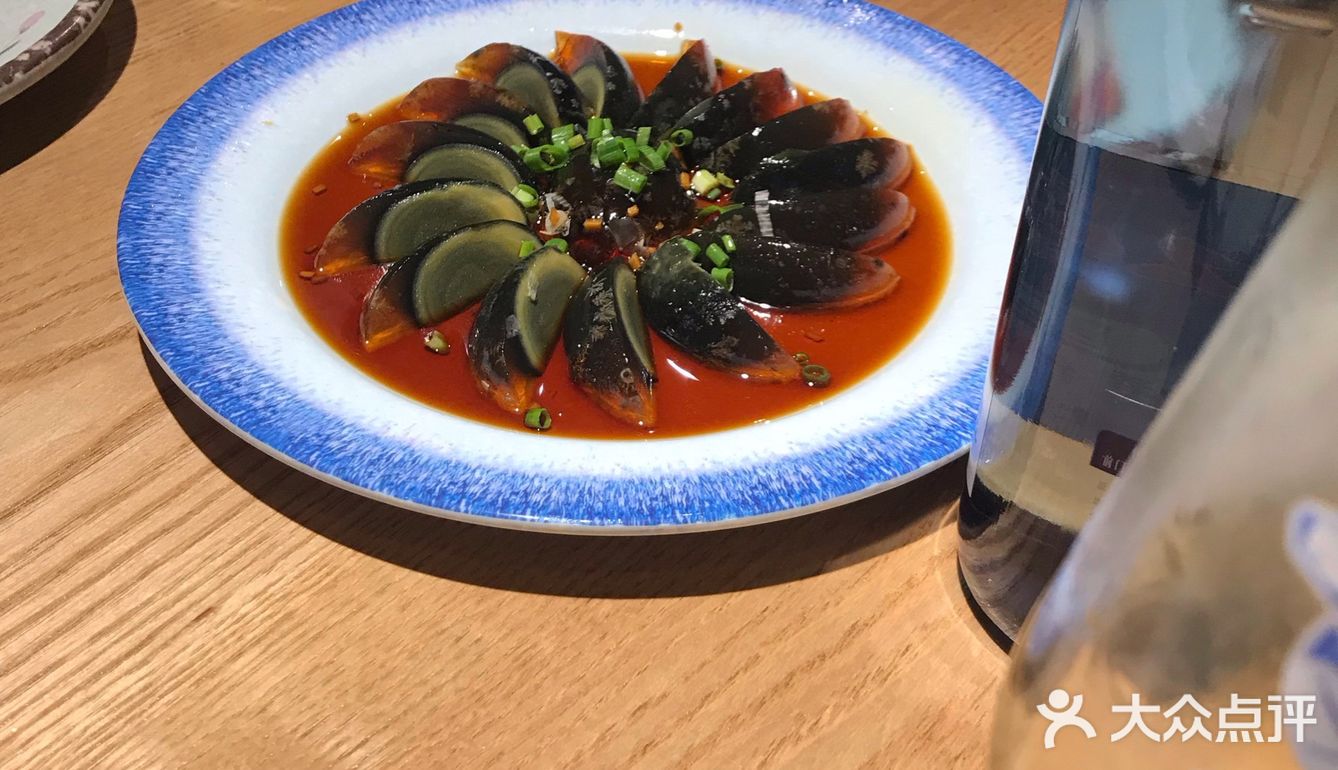 夏天还是要撸串 啤酒 羊排走起哈哈 和朋友来着小聚