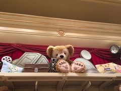 -小镇影院迪士尼小熊Duffy与他的朋友合影地