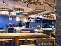 大堂-呷佬·长沙手工米粉(金沙江路店)